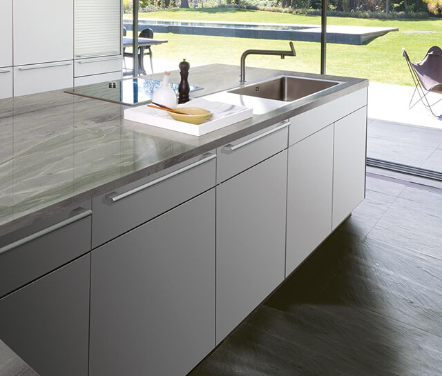 Naturamia, cocina con encimera de granito